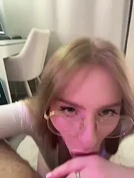 Snapshot of CaseyCumFace chatting on 28, 2, 2025 CaseyCumFace online show from 28, 2, 2025