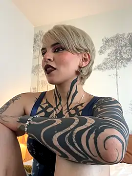 Snapshot of Trinity___s chatting on 12, 10, 2025 Trinity s online show from 12, 10, 2025