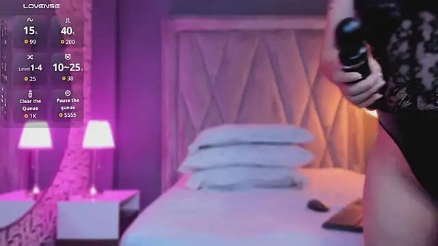 Pamela Johnsonn online show from 14, 12, 2025