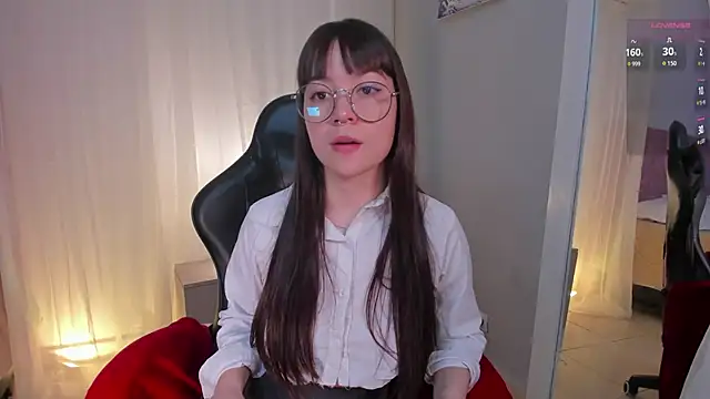 Lia Sweett  online show from 28, 11, 2025