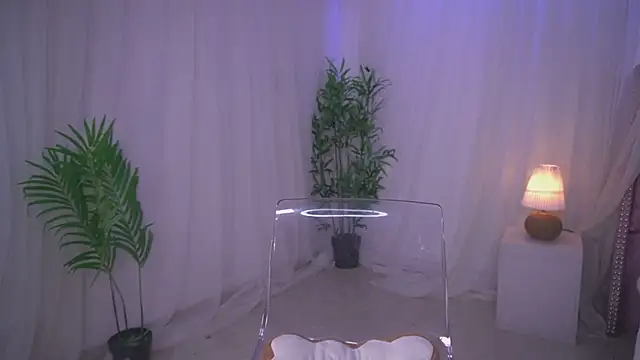 Lia Sweett  online show from 30, 7, 2026