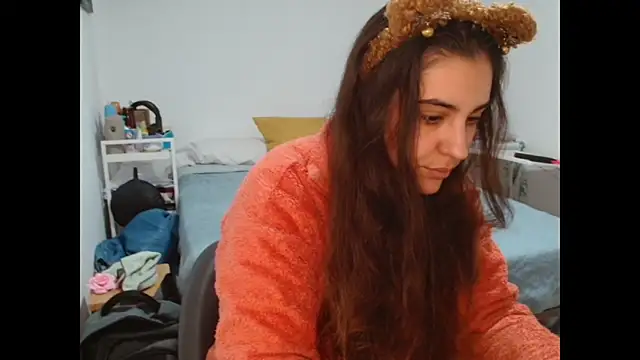 Ursumi1 online show from 6, 11, 2025