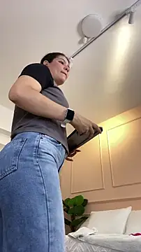 SHARONN     online show from 16, 6, 2026