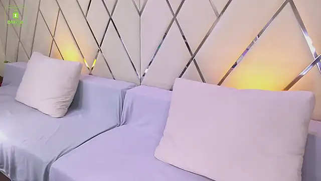 Ishtar Divine online show from 15, 1, 2025