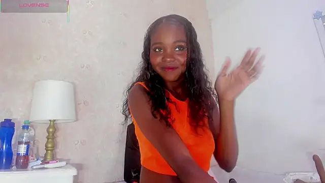 Snapshot of SARA_COLLIINS_ chatting on 24, 10, 2025 SARA COLLIINS  online show from 24, 10, 2025