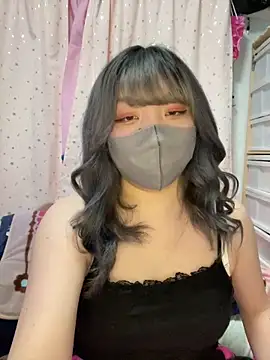 YUNA-yuna online show from 23, 2, 2025