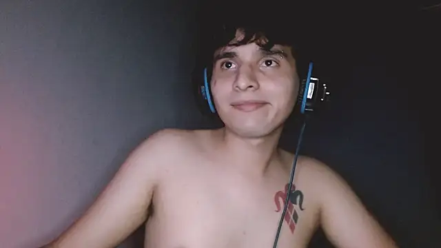 Snapshot of Charley_quin chatting on 20, 10, 2025 Charley quin online show from 20, 10, 2025