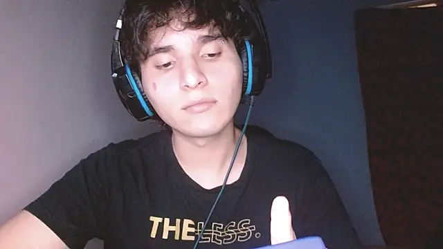 Snapshot of Charley_quin chatting on 22, 10, 2025 Charley quin online show from 22, 10, 2025