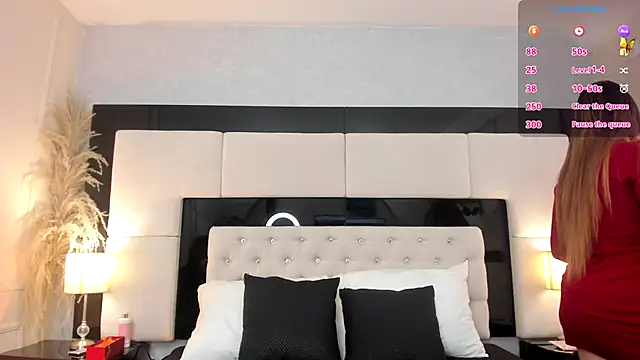 Snapshot of CarlaRossi_ chatting on 1, 10, 2025 CarlaRossi  online show from 1, 10, 2025