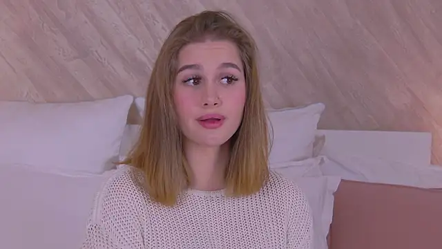 Snapshot of EllieHayes chatting on 16, 12, 2024 EllieHayes online show from 16, 12, 2024