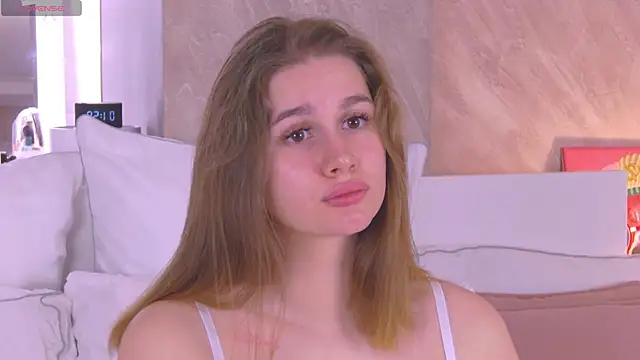 Snapshot of EllieHayes chatting on 2, 3, 2025 EllieHayes online show from 2, 3, 2025