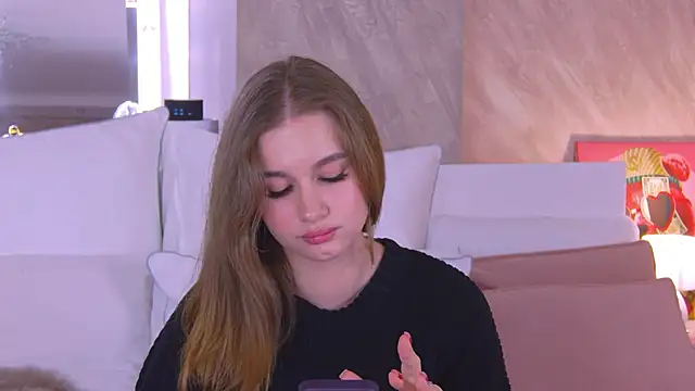 Snapshot of EllieHayes chatting on 19, 3, 2025 EllieHayes online show from 19, 3, 2025