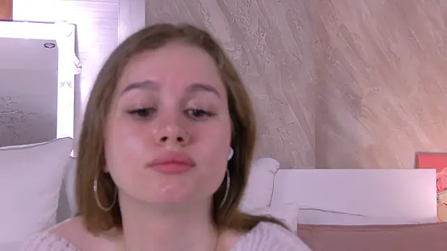 Snapshot of EllieHayes chatting on 21, 9, 2025 EllieHayes online show from 21, 9, 2025