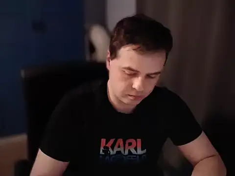 Snapshot of CuteMan33 chatting on 30, 10, 2025 CuteMan33 online show from 30, 10, 2025