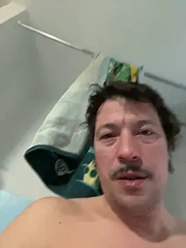 Snapshot of zenzero87 chatting on 20, 2, 2025 zenzero87 online show from 20, 2, 2025