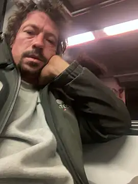 Snapshot of zenzero87 chatting on 19, 12, 2025 zenzero87 online show from 19, 12, 2025