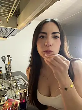 Melody 04 online show from 14, 12, 2025