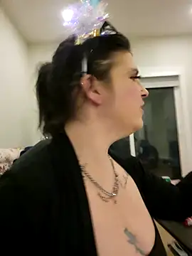 Snapshot of Neveah6 chatting on 1, 1, 2025 Neveah6 online show from 1, 1, 2025