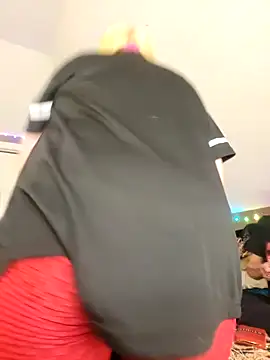 Snapshot of Neveah6 chatting on 4, 1, 2025 Neveah6 online show from 4, 1, 2025