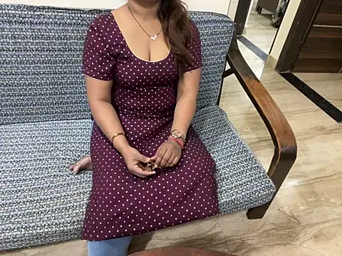 Snapshot of DivyaDutta chatting on 10, 3, 2025 DivyaDutta online show from 10, 3, 2025