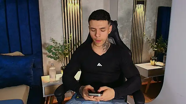 Flynn Riider online show from 8, 7, 2026