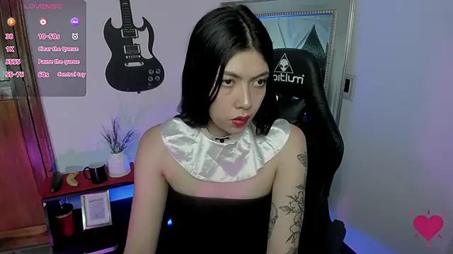 Aurora Hotson online show from 11, 1, 2025