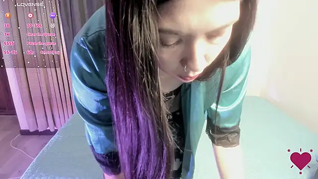 Aurora Hotson online show from 28, 1, 2025