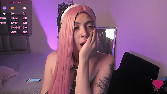 Aurora Hotson online show from 26, 2, 2025