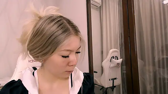 Babby Rabbit online show from 22, 12, 2025