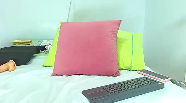 katerineleon online show from 10, 3, 2025