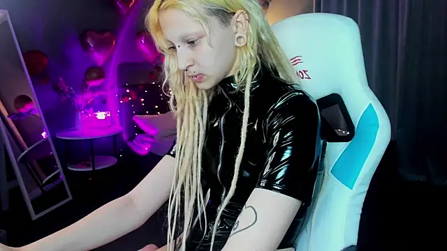 Lexy-Woorhez online show from 28, 2, 2025