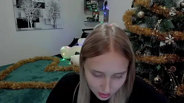 Snapshot of LinaTruly chatting on 16, 12, 2024 LinaTruly online show from 16, 12, 2024