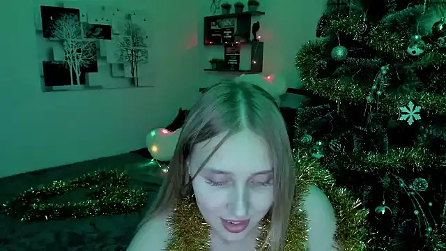 Snapshot of LinaTruly chatting on 17, 12, 2024 LinaTruly online show from 17, 12, 2024