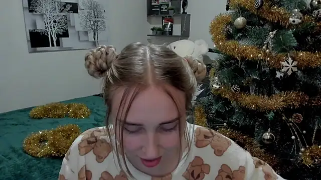 Snapshot of LinaTruly chatting on 18, 12, 2024 LinaTruly online show from 18, 12, 2024