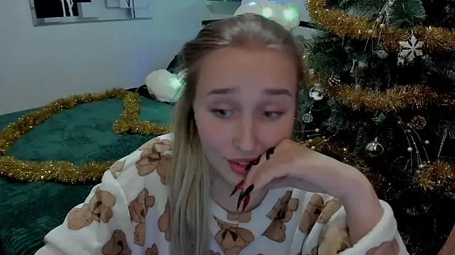 Snapshot of LinaTruly chatting on 25, 12, 2024 LinaTruly online show from 25, 12, 2024