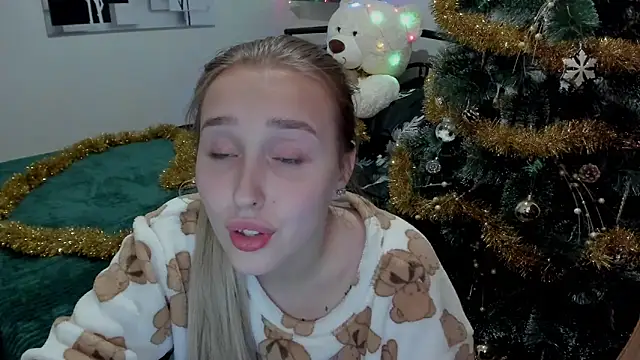 Snapshot of LinaTruly chatting on 26, 12, 2024 LinaTruly online show from 26, 12, 2024