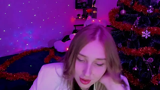 Snapshot of LinaTruly chatting on 28, 12, 2024 LinaTruly online show from 28, 12, 2024