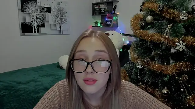 Snapshot of LinaTruly chatting on 9, 1, 2025 LinaTruly online show from 9, 1, 2025