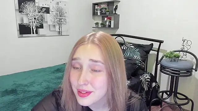 Snapshot of LinaTruly chatting on 17, 1, 2025 LinaTruly online show from 17, 1, 2025