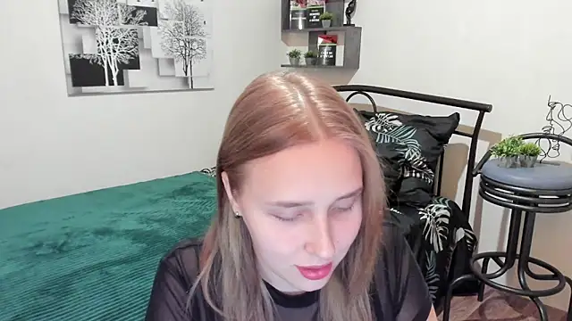 Snapshot of LinaTruly chatting on 18, 1, 2025 LinaTruly online show from 18, 1, 2025