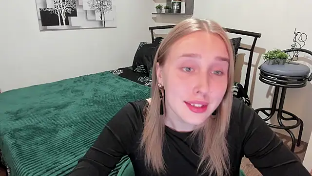 Snapshot of LinaTruly chatting on 30, 1, 2025 LinaTruly online show from 30, 1, 2025