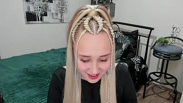 Snapshot of LinaTruly chatting on 16, 2, 2025 LinaTruly online show from 16, 2, 2025