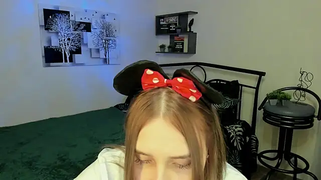 Snapshot of LinaTruly chatting on 5, 3, 2025 LinaTruly online show from 5, 3, 2025