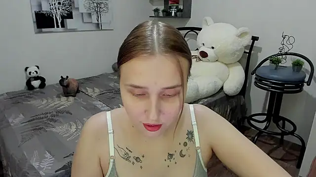 Snapshot of LinaTruly chatting on 17, 3, 2025 LinaTruly online show from 17, 3, 2025