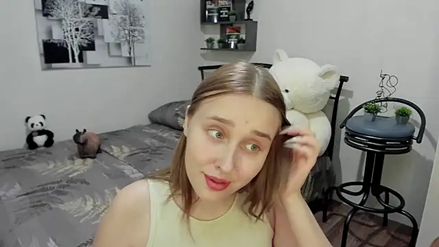 Snapshot of LinaTruly chatting on 19, 3, 2025 LinaTruly online show from 19, 3, 2025