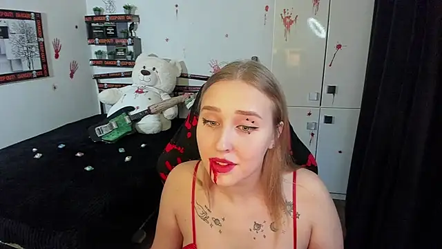 Snapshot of LinaTruly chatting on 23, 10, 2025 LinaTruly online show from 23, 10, 2025