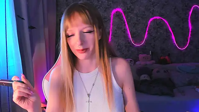 Snapshot of Inma_Lewdness chatting on 13, 12, 2024 Inma Lewdness online show from 13, 12, 2024