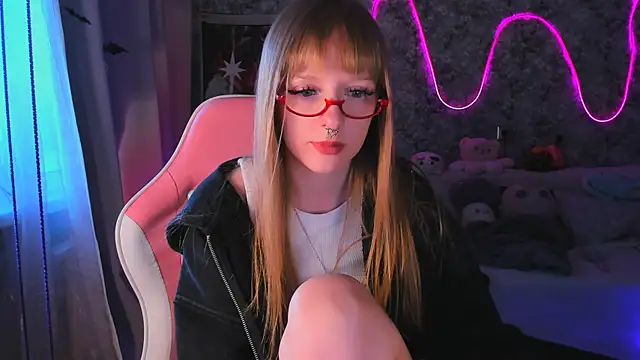 Snapshot of Inma_Lewdness chatting on 13, 12, 2024 Inma Lewdness online show from 13, 12, 2024