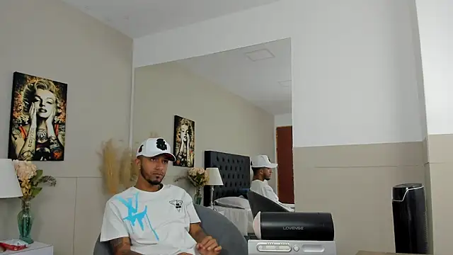 Snapshot of Robin_Rief chatting on 17, 1, 2025 Robin Rief online show from 17, 1, 2025