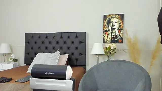 Snapshot of Robin_Rief chatting on 30, 1, 2025 Robin Rief online show from 30, 1, 2025